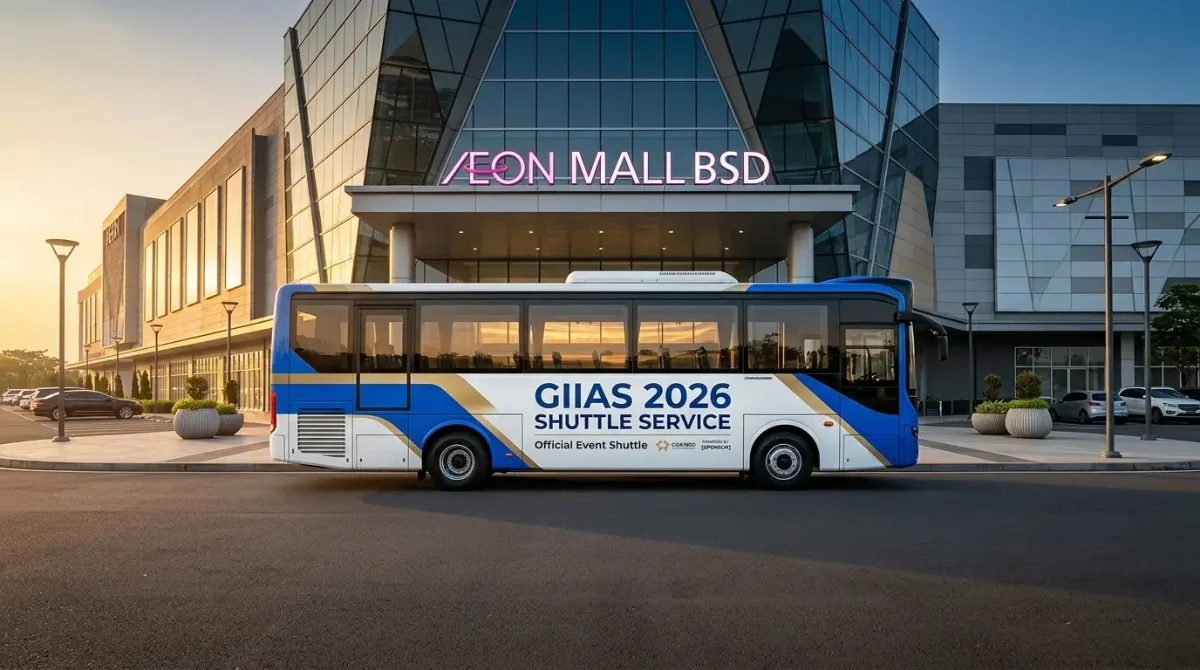 Bus shuttle resmi GIIAS 2026 menunggu penumpang di depan AEON Mall BSD
