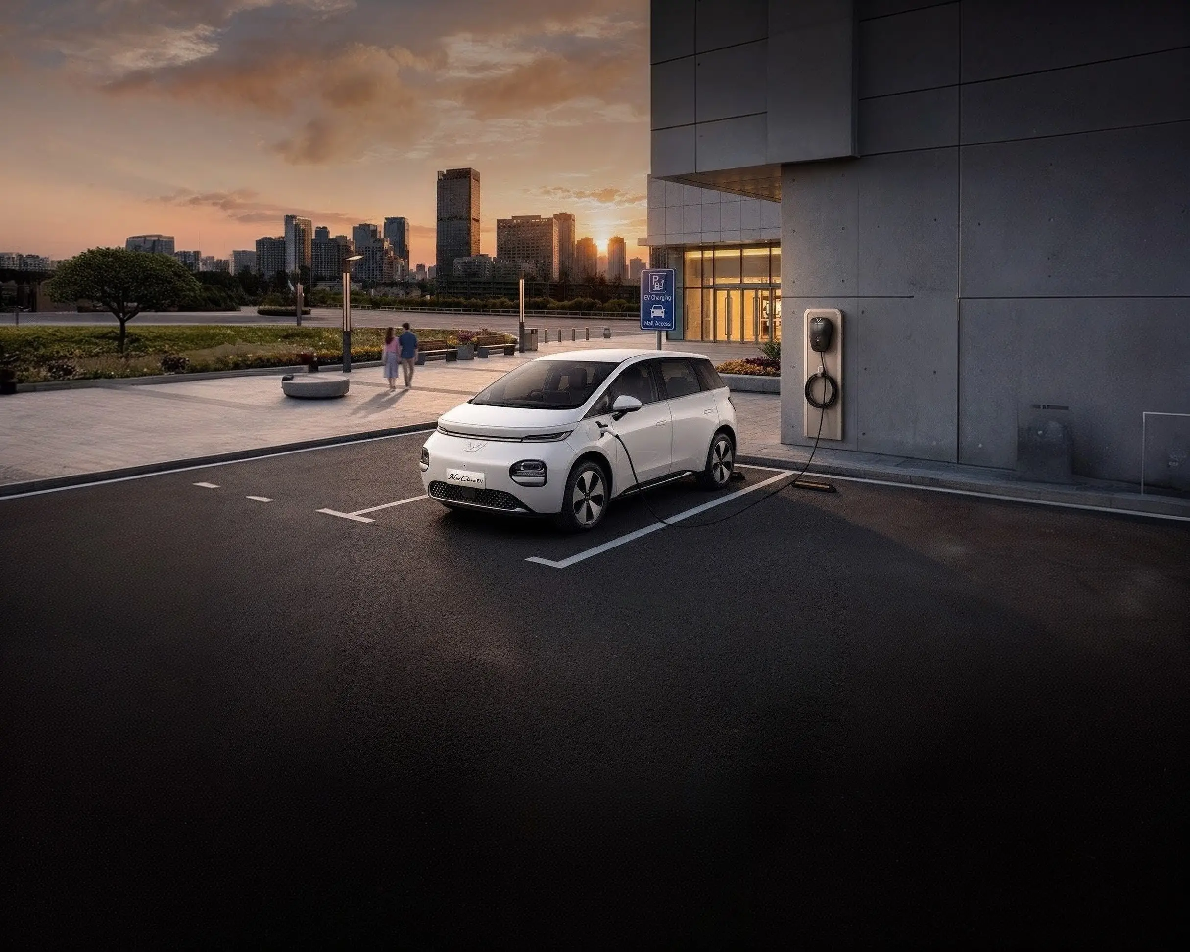 Wuling New Cloud EV mengisi daya di stasiun DC fast charging dekat pusat perbelanjaan